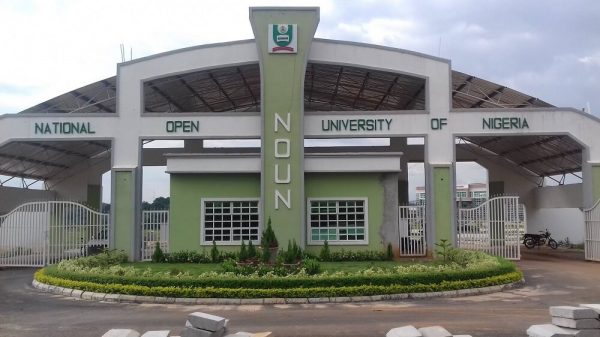 a Nigerian university that offers online degree for students