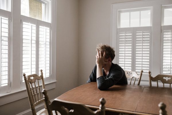 man sad who fails to start a successful Blogger 